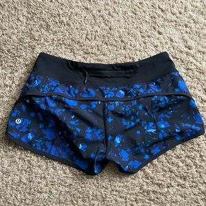 Lululemon speed shorts size 6 blue floral
